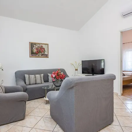 Andelic 1 By Interhome