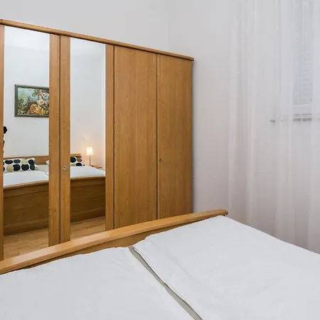 Andelic 1 By Interhome Apartman Vir